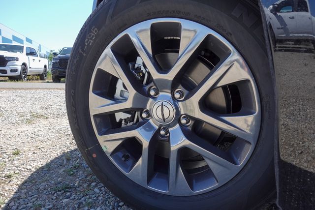 new 2025 Chrysler Pacifica Hybrid car, priced at $47,041