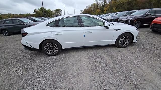 new 2025 Hyundai Sonata Hybrid car, priced at $38,915