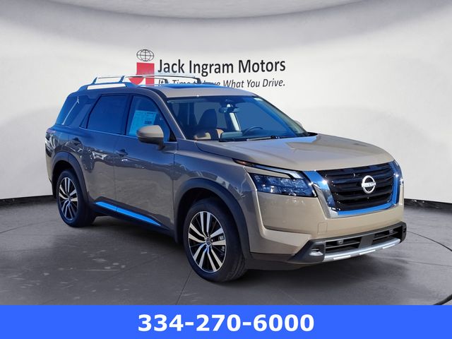new 2025 Nissan Pathfinder car, priced at $54,580