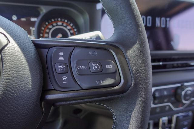 new 2025 Jeep Gladiator car, priced at $49,696