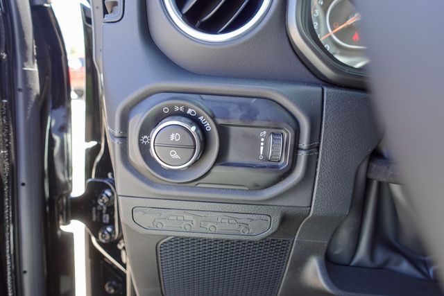 new 2025 Jeep Gladiator car, priced at $44,270