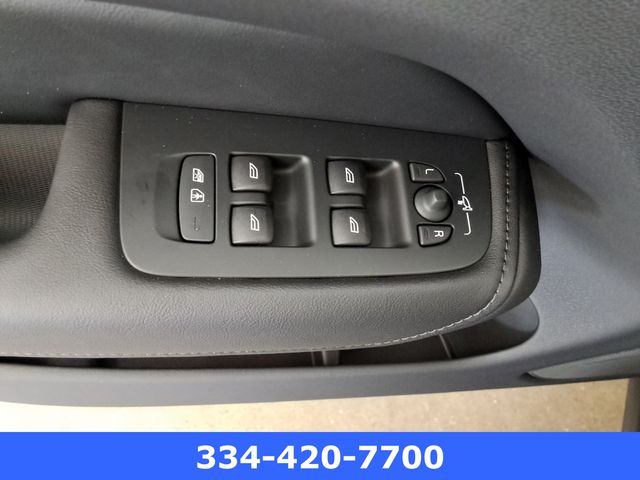 new 2025 Volvo XC60 car, priced at $55,335