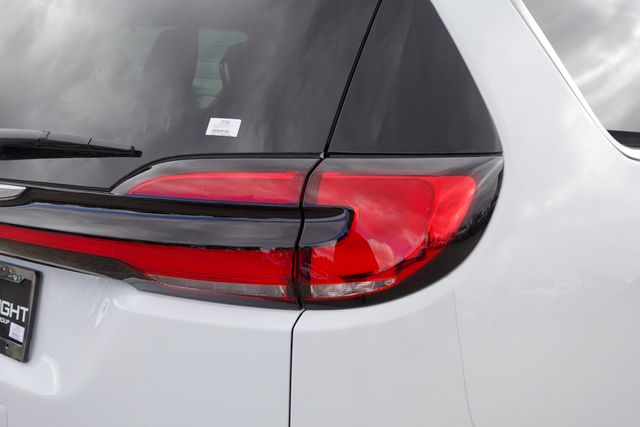 new 2025 Chrysler Pacifica Hybrid car, priced at $41,675