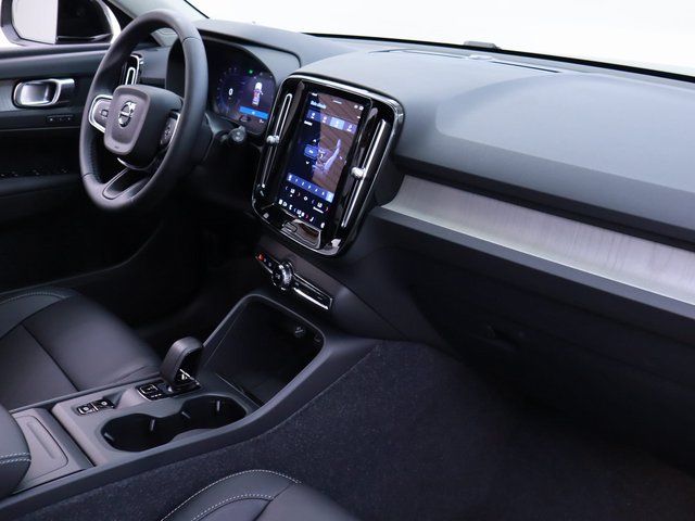 new 2025 Volvo XC40 car, priced at $41,459