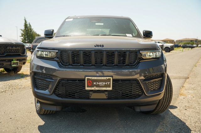 new 2025 Jeep Grand Cherokee car, priced at $38,850