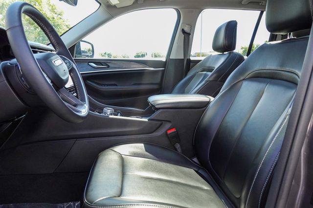 used 2024 Jeep Grand Cherokee car, priced at $29,489