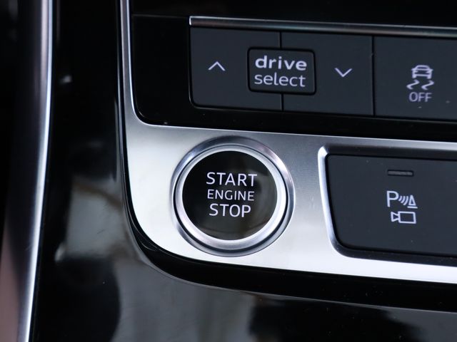 new 2025 Audi Q7 car, priced at $73,750