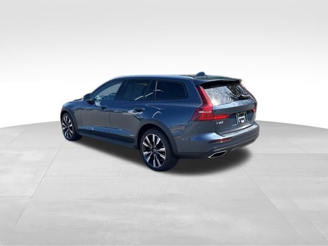 used 2021 Volvo V60 Cross Country car, priced at $27,499