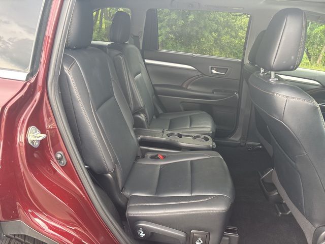 used 2019 Toyota Highlander car, priced at $18,999