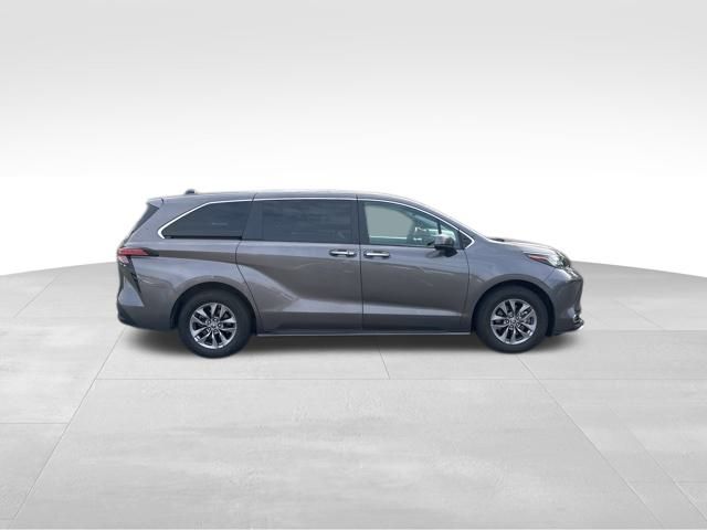 used 2022 Toyota Sienna car, priced at $38,595