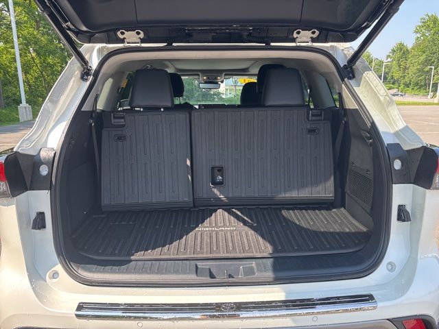 used 2021 Toyota Highlander Hybrid car, priced at $43,699