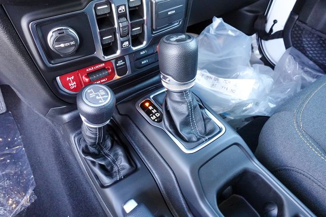 new 2025 Jeep Wrangler car, priced at $54,574