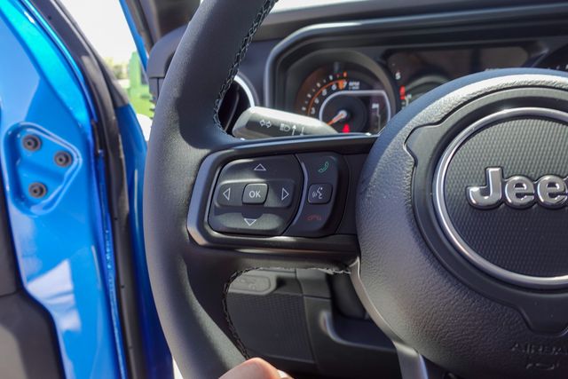 new 2025 Jeep Gladiator car, priced at $46,270