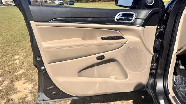 used 2020 Jeep Grand Cherokee car, priced at $16,211