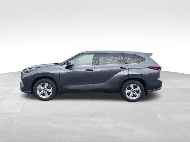 used 2022 Toyota Highlander car, priced at $29,999