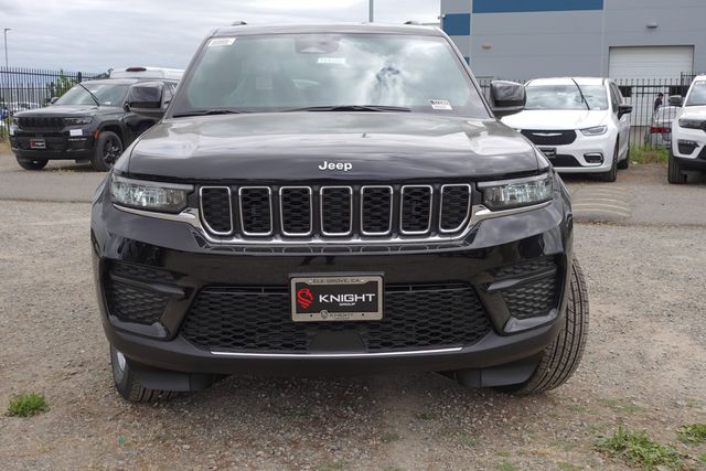 new 2025 Jeep Grand Cherokee car, priced at $30,125