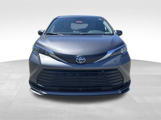 new 2025 Toyota Sienna car, priced at $44,059