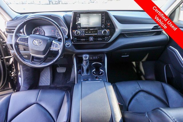 used 2022 Toyota Highlander car, priced at $33,000