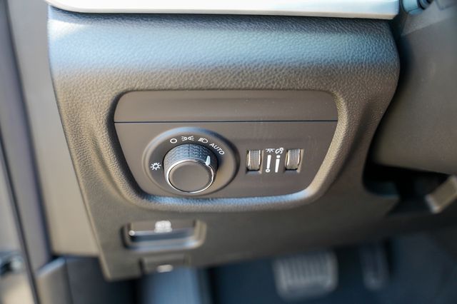 new 2025 Jeep Grand Cherokee car, priced at $38,850
