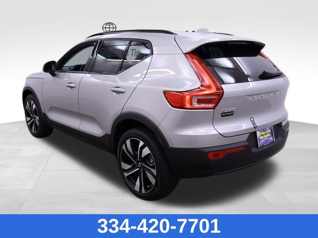 new 2025 Volvo XC40 car, priced at $45,200