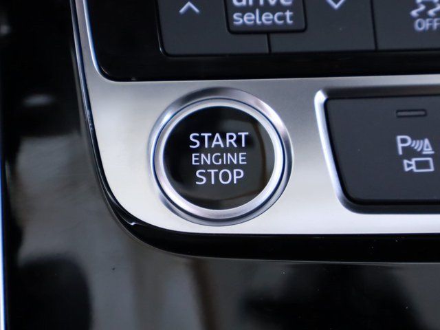 new 2025 Audi Q7 car, priced at $66,095