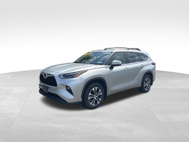used 2023 Toyota Highlander car, priced at $36,999