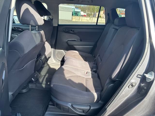 used 2023 Toyota Highlander car, priced at $34,399