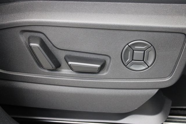 new 2025 Audi Q5 car, priced at $61,300