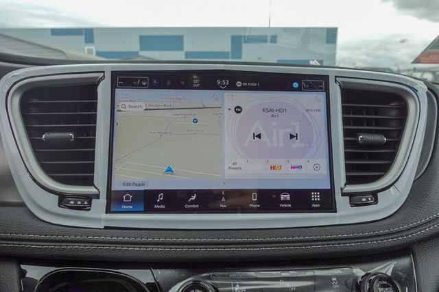 new 2025 Chrysler Pacifica Hybrid car, priced at $41,675