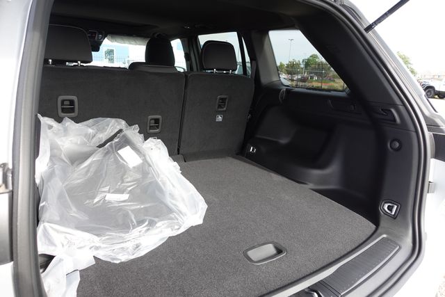 new 2025 Jeep Grand Cherokee car, priced at $34,125