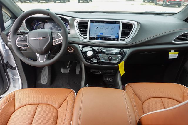 new 2025 Chrysler Pacifica Hybrid car, priced at $51,280