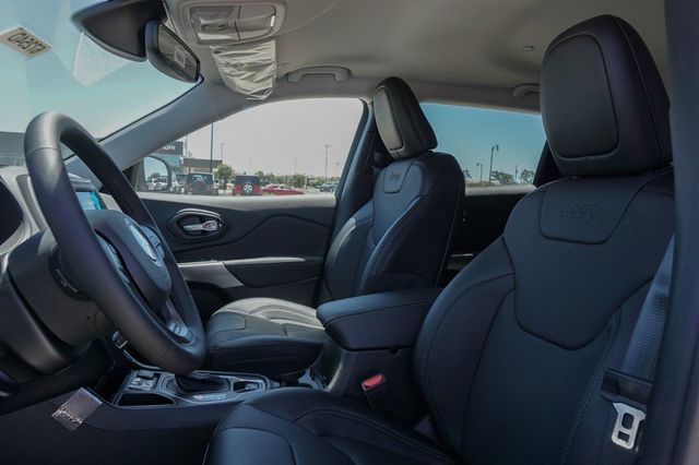 new 2022 Jeep Cherokee car, priced at $25,995