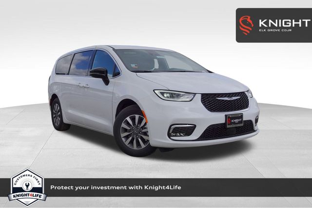 new 2025 Chrysler Pacifica Hybrid car, priced at $42,675