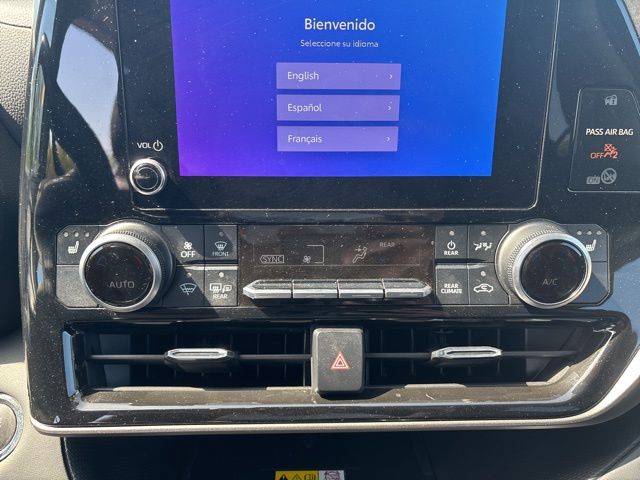 used 2023 Toyota Highlander car, priced at $36,999