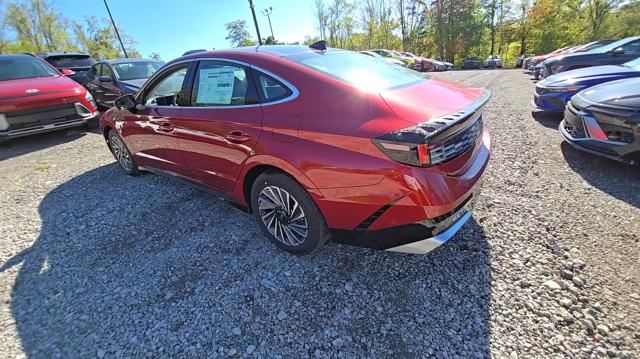 new 2025 Hyundai Sonata Hybrid car, priced at $38,912