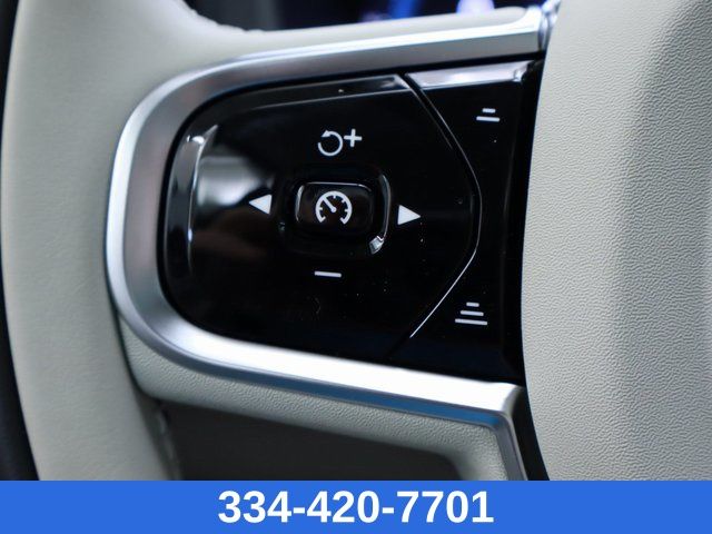 new 2025 Volvo XC60 car, priced at $53,128