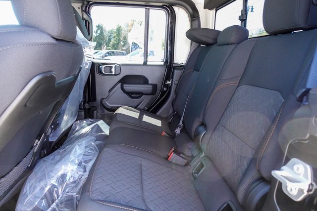 new 2025 Jeep Gladiator car, priced at $48,885