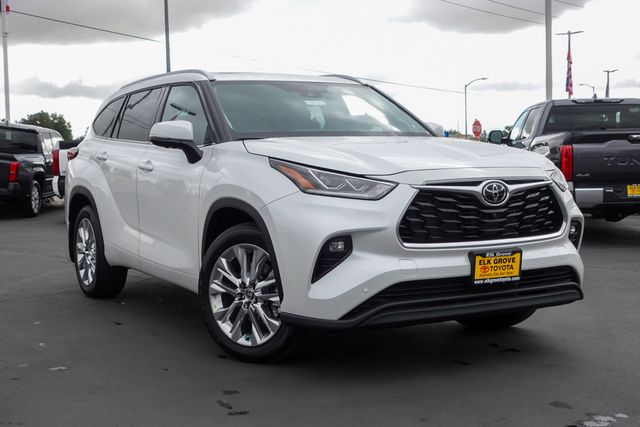 new 2025 Toyota Highlander car