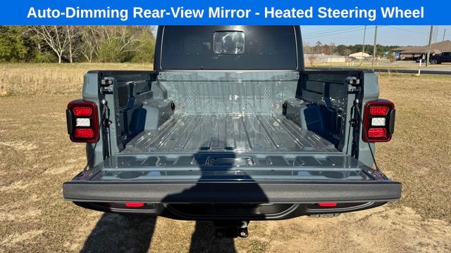 new 2025 Jeep Gladiator car, priced at $49,094