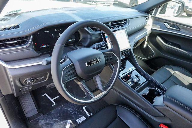 new 2025 Jeep Grand Cherokee L car, priced at $54,112
