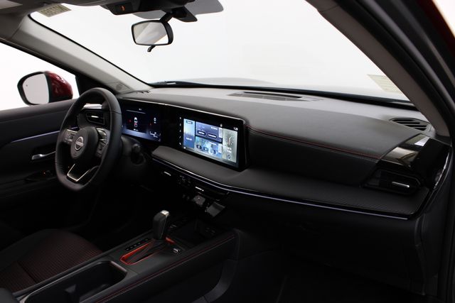 new 2025 Nissan Kicks car, priced at $29,405