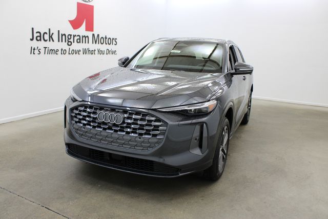 new 2025 Audi Q5 car, priced at $60,175