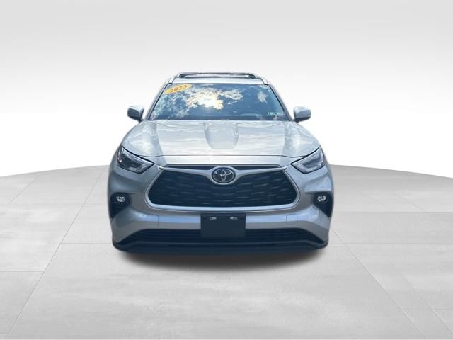 used 2023 Toyota Highlander car, priced at $36,699
