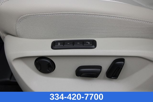 new 2025 Volkswagen Atlas car, priced at $54,053