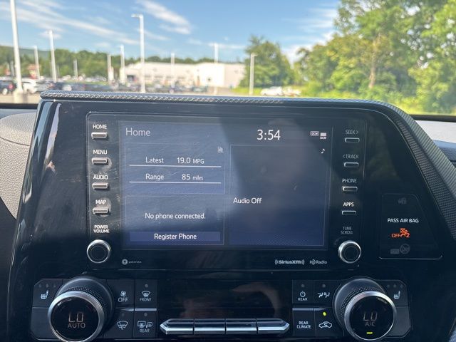 used 2022 Toyota Highlander car, priced at $39,599