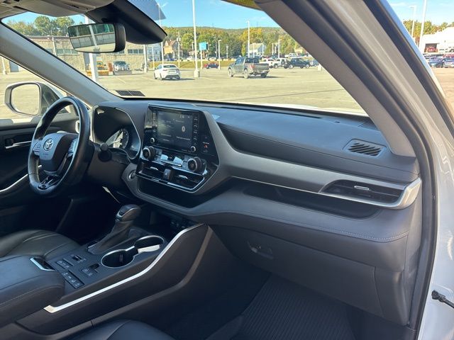 used 2021 Toyota Highlander car, priced at $32,845