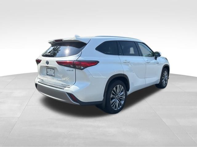 used 2021 Toyota Highlander Hybrid car, priced at $43,699