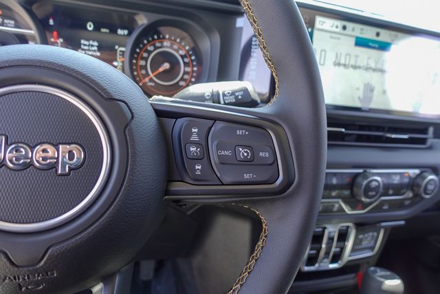 new 2025 Jeep Gladiator car, priced at $45,475
