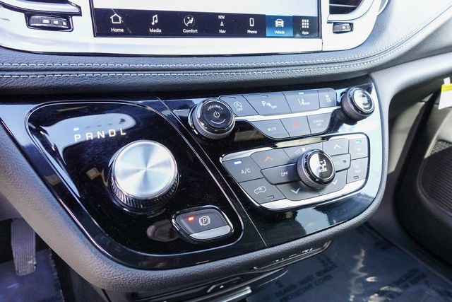 new 2025 Chrysler Pacifica car, priced at $41,290