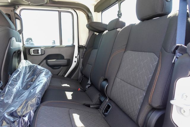 new 2025 Jeep Gladiator car, priced at $46,290